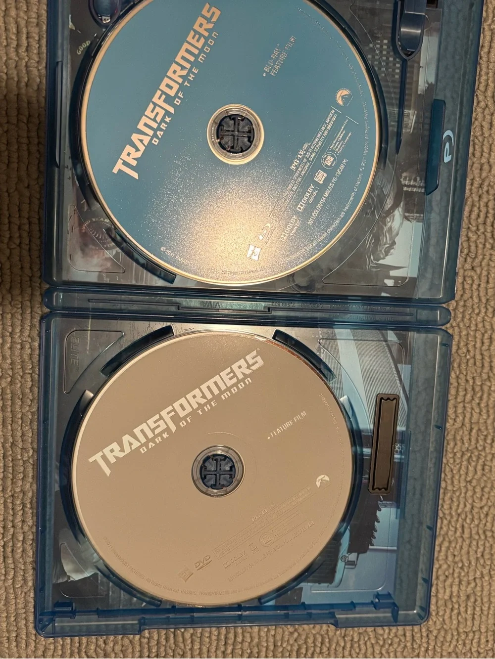 Transformers: Dark of the Moon (Blu-ray + DVD + Digital) - Paramount - Blue